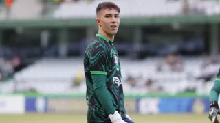Goleiro do Coritiba estreia e garante vitória sobre Operário sem tomar gols