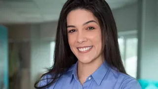 Globo anuncia a contratação de Renata Silveira, primeira narradora da emissora
