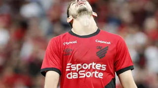 Fora dos planos de Cuca, Di Yorio deve deixar o Athletico