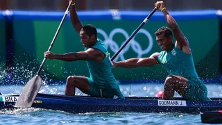 Isaquias Queiroz e Jacky Godmann ficam em 4º na final da canoagem velocidade