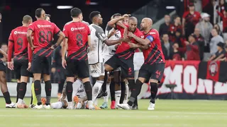 Fernandinho é punido pelo STJD e vira desfalque no Athletico; Christian segue fora