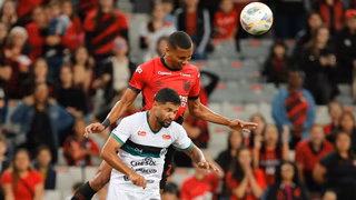 Maringá e Athletico disputam a final do Paranaense; assista o jogo ao vivo
