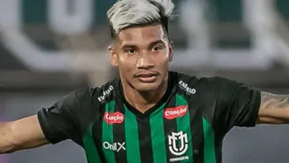 Alvo do Coritiba acerta com clube do Brasileirão