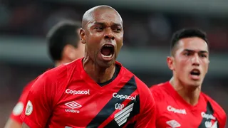 Athletico empata com o Flamengo “caminhando sobre as águas”