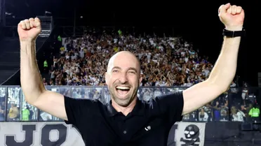 Ex-Athletico dá relato emocionante após vitória em clássico