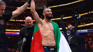 UFC 319: Chimaev tira cinturão de Du Plessis e se torna o novo campeão peso-médio