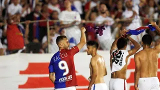 Com Lisca, um novo Paraná: a torcida feliz e animada