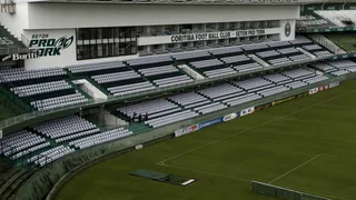 Justiça determina que Coritiba mude nome de setor do Couto Pereira; entenda
