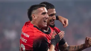 Athletico embala maior sequência de vitórias da Série B e cola no G4