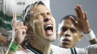 Com boa atuação, Coritiba vence Operário e encosta no G4