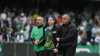 Coritiba é multado por confusões no Couto Pereira; dois jogadores são suspensos