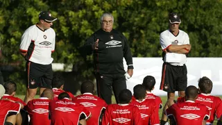 Morre Borba Filho. Queima uma biblioteca sobre futebol