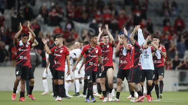 Athletico descuidou-se na Série A, mas tem boas chances de ficar livre do perigo