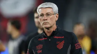 “Salada” de Odair Hellmann dá certo com grande placar para o Athletico