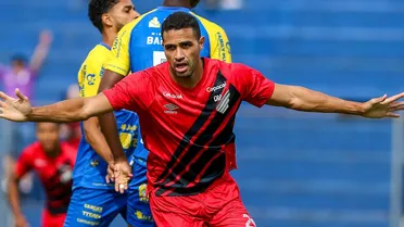 Kardec marca, Athletico assusta a torcida, mas encerra jejum no Paranaense