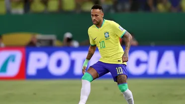 Neymar recebe alta do hospital após avaliação médica da cirurgia no joelho