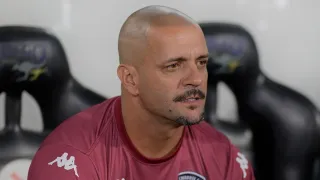 Técnico é demitido antes de decisão no Paranaense