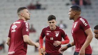 Meia se lesiona e só volta ao Athletico em 2023
