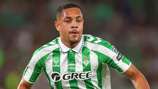 Vitor Roque é criticado na Espanha após zombar de rival: “Quem é você?”