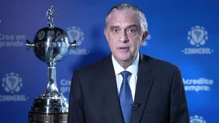 Petraglia se reúne com presidente da Conmebol e convoca torcida do Athletico