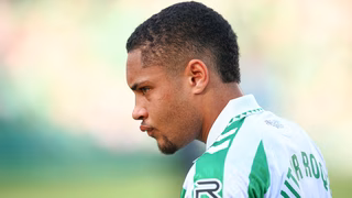 Vitor Roque vive situação delicada no Betis e Barcelona define seu futuro