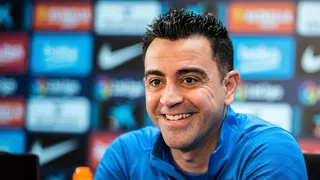 Barcelona anuncia a renovação de contrato com  o técnico Xavi Hernández