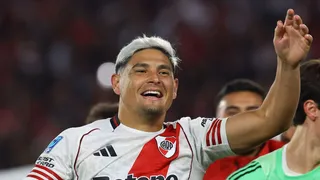 Athletico negocia contratação de atacante do River Plate