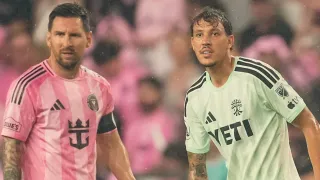 Ex-Coritiba entra para a história e ofusca Messi na estreia de estádio