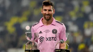 Messi marca e fatura seu primeiro título no Inter Miami após decisão nos pênaltis