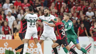 Confusão no final marca negativamente a história de um triste Atletiba
