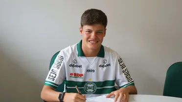 Coritiba renova contrato de promessa com multa de R$ 370 milhões