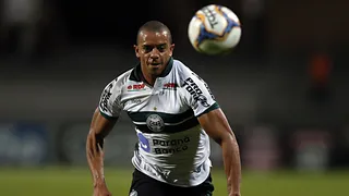 Com William Matheus na mira do futebol japonês, Coritiba busca opções