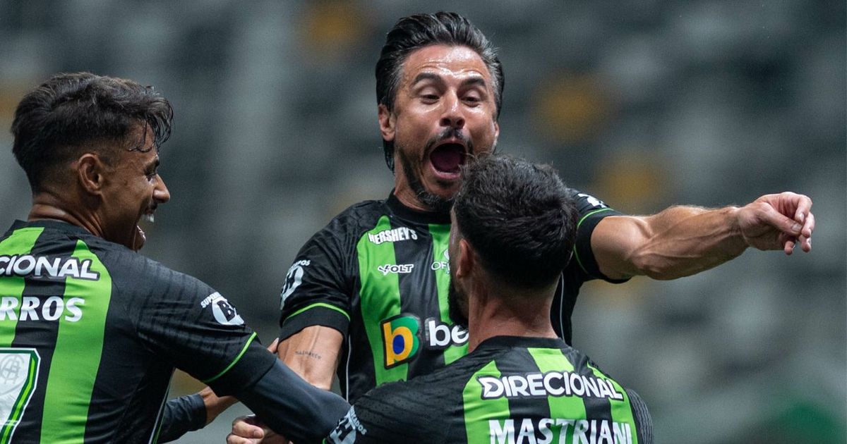 Ex-Athletico marca contra time de Alex e alcança artilharia da Série B