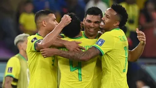 Neymar elogia Casemiro após gol contra a Suíça: “Melhor volante do mundo”