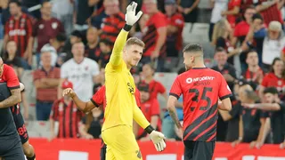 Cria do Caju, goleiro Bento completa 100 jogos pelo Athletico