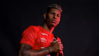 Athletico encerra janela com chegada de zagueiro sem espaço no Bahia