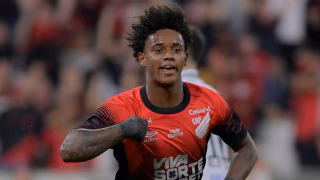 Athletico assina novo acordo e aumenta multa de Bruninho