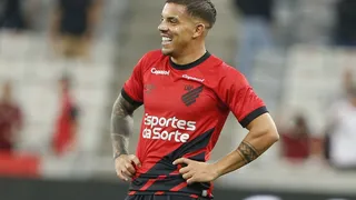 Athletico tem retorno de Fernandinho e Terans contra o Coritiba