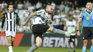 Coritiba tem vários desfalques para encarar o São Paulo; confira o provável time