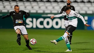 Coritiba perde titular suspenso para o duelo contra o Londrina