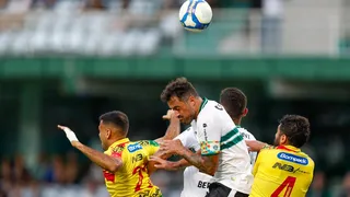 Capitão do Coritiba detona desempenho: “Primeiro tempo vergonhoso”
