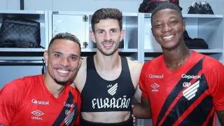 Atacante volta ao Athletico, mas não está nos planos para 2026