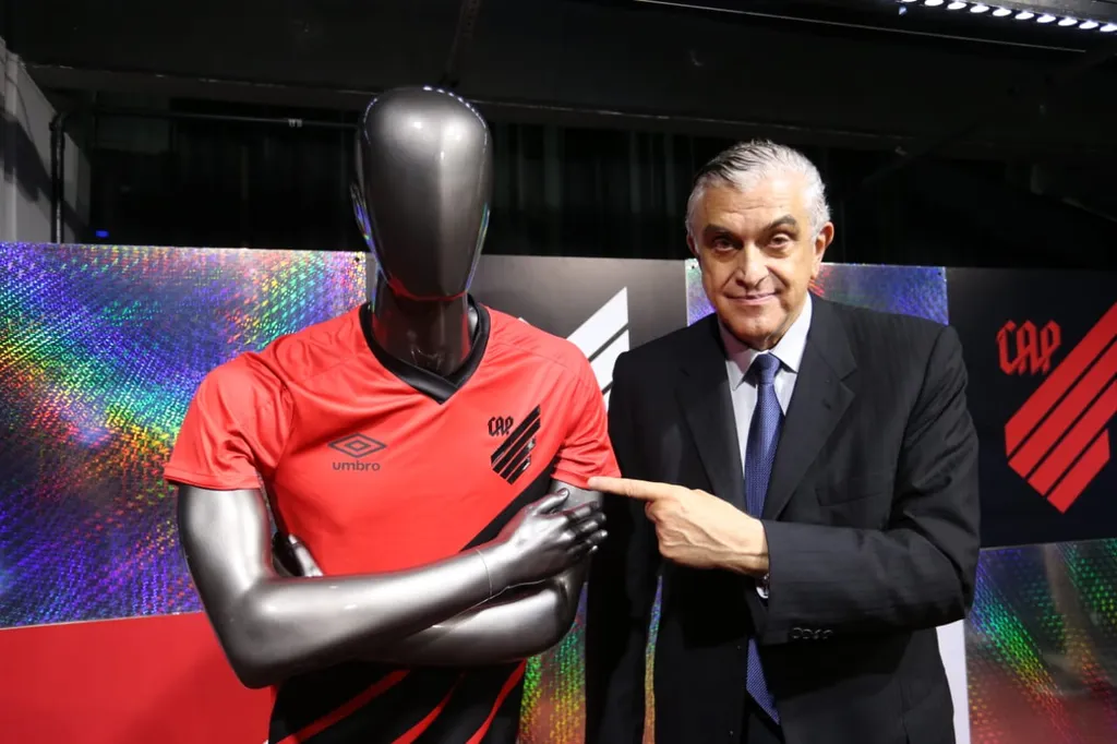 Petraglia nova camisa Athletico 2018