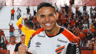 Athletico provoca o Coritiba após classificação: “Paraná bem representado”