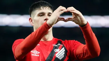 Zapelli reencontra Belgrano e diz que deu dicas ao Athletico sobre ex-companheiros