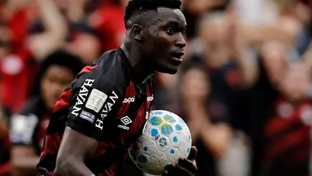 Viveros alcança marca histórica e entra em pódio do Athletico