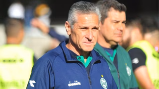 Jorginho reclama de expulsão e diz que arbitragem prejudicou o Coritiba