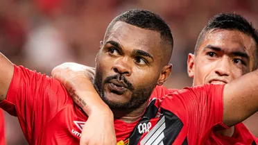 De volta ao Brasil? Ídolo do Athletico, Nikão revela propostas