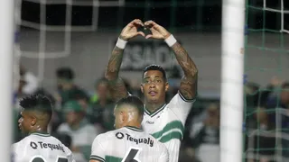 Em despedida do Coritiba, Alef Manga ignora caso da manipulação de resultados