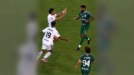 Ex-Athletico agride adversários a socos após eliminação na Série D